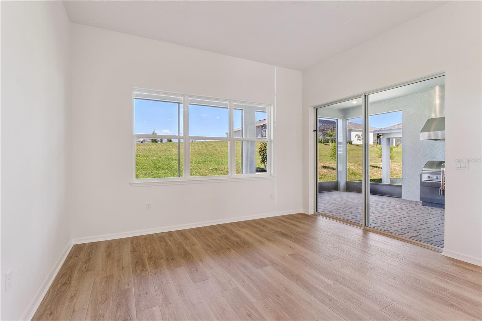 1552 SKYLINE HEIGHTS CIRCLE — photo 17 of 74