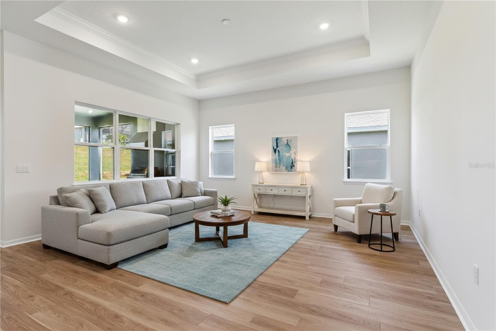 1552 SKYLINE HEIGHTS CIRCLE — photo 4 of 74