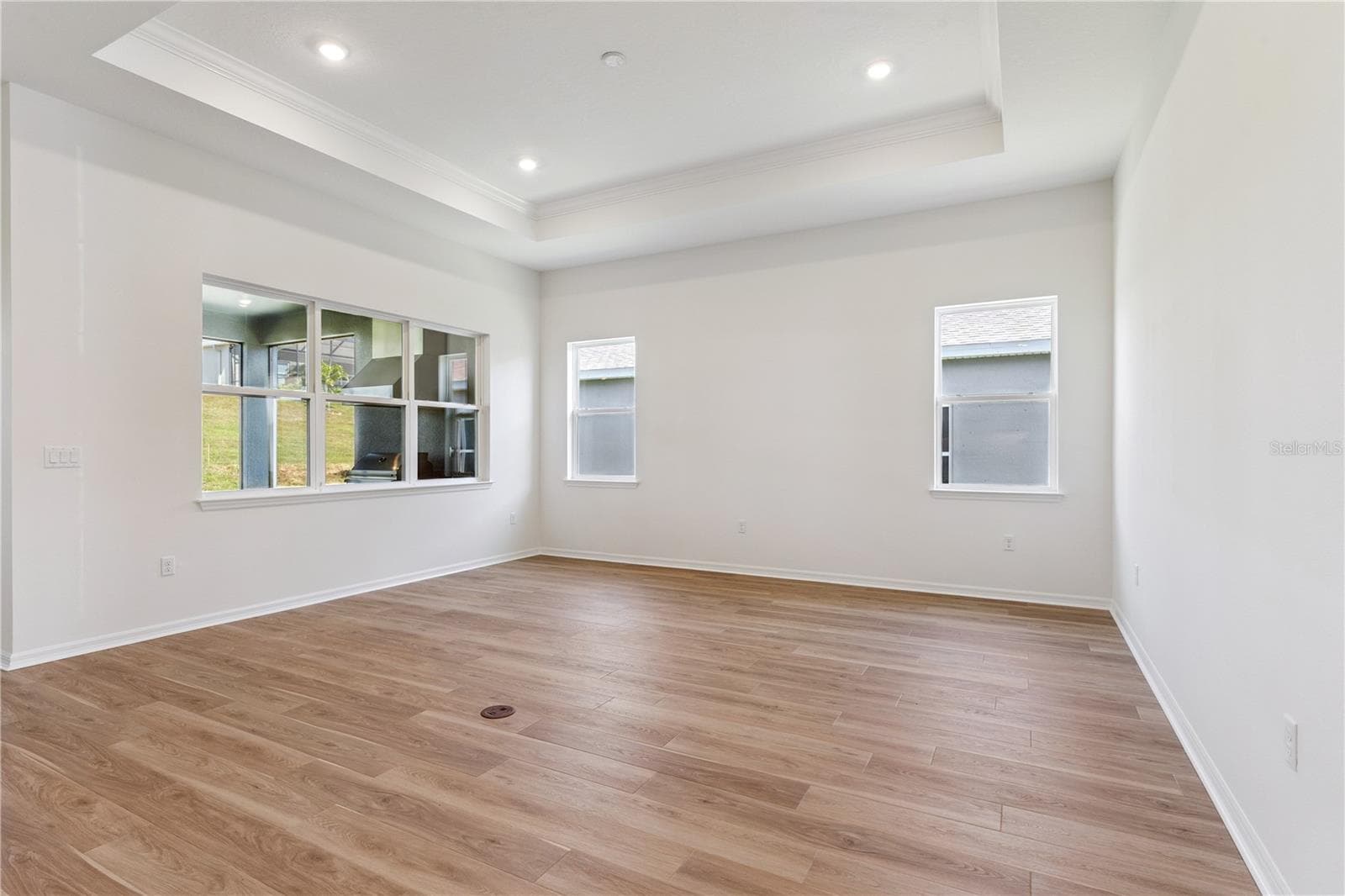 1552 SKYLINE HEIGHTS CIRCLE — photo 34 of 74