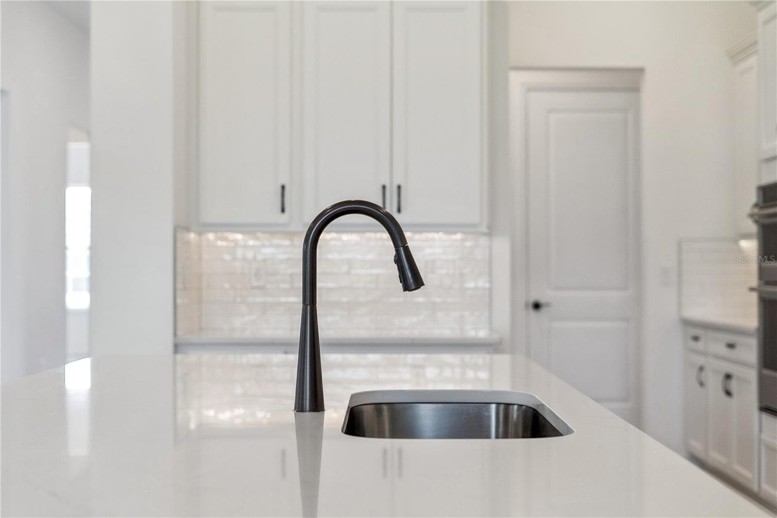 1552 SKYLINE HEIGHTS CIRCLE — photo 8 of 74