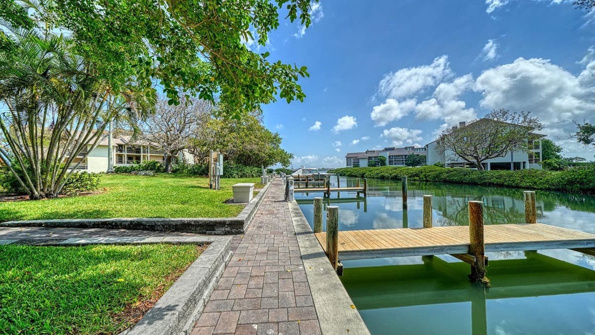 3840 MARINERS WAY — photo 38 of 40