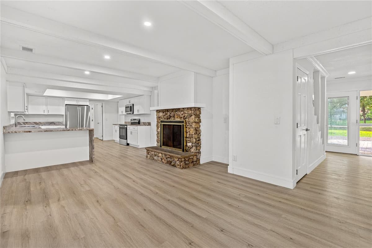 475 WISCONSIN AVENUE — photo 13 of 57