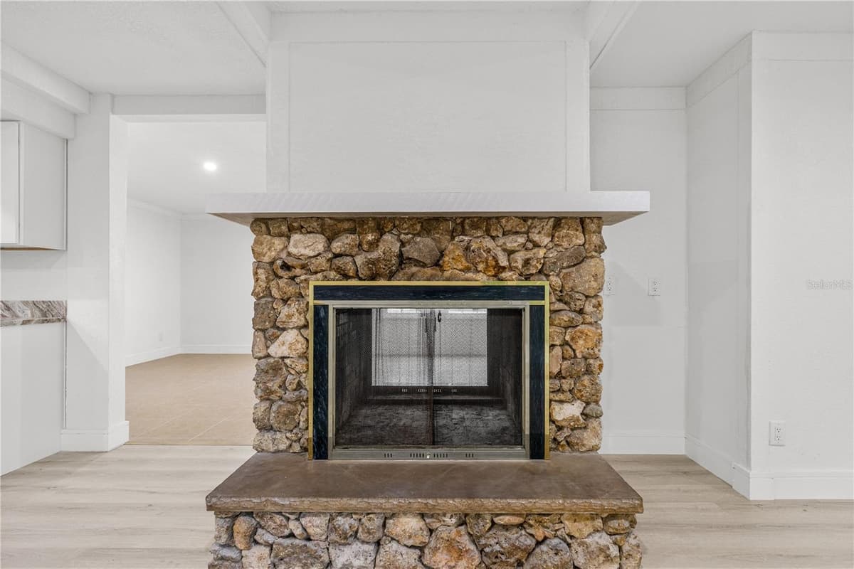 475 WISCONSIN AVENUE — photo 15 of 57