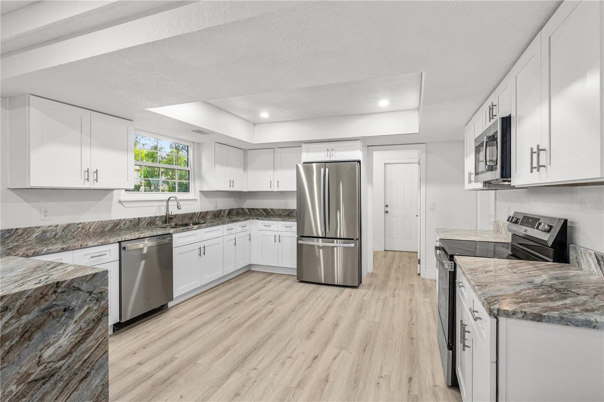 475 WISCONSIN AVENUE — photo 10 of 57
