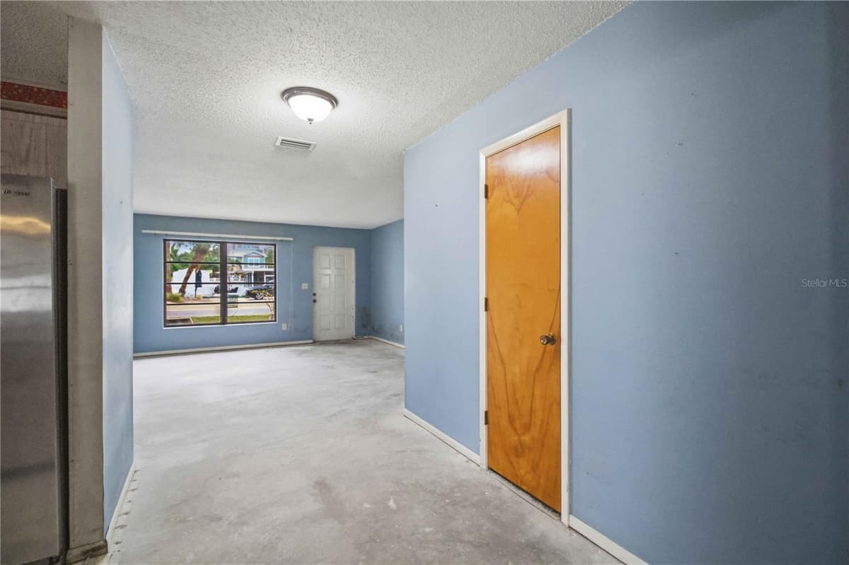 306 PALM AVENUE — photo 12 of 75