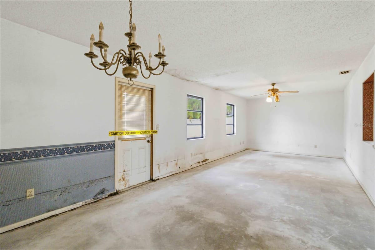 306 PALM AVENUE — photo 14 of 75