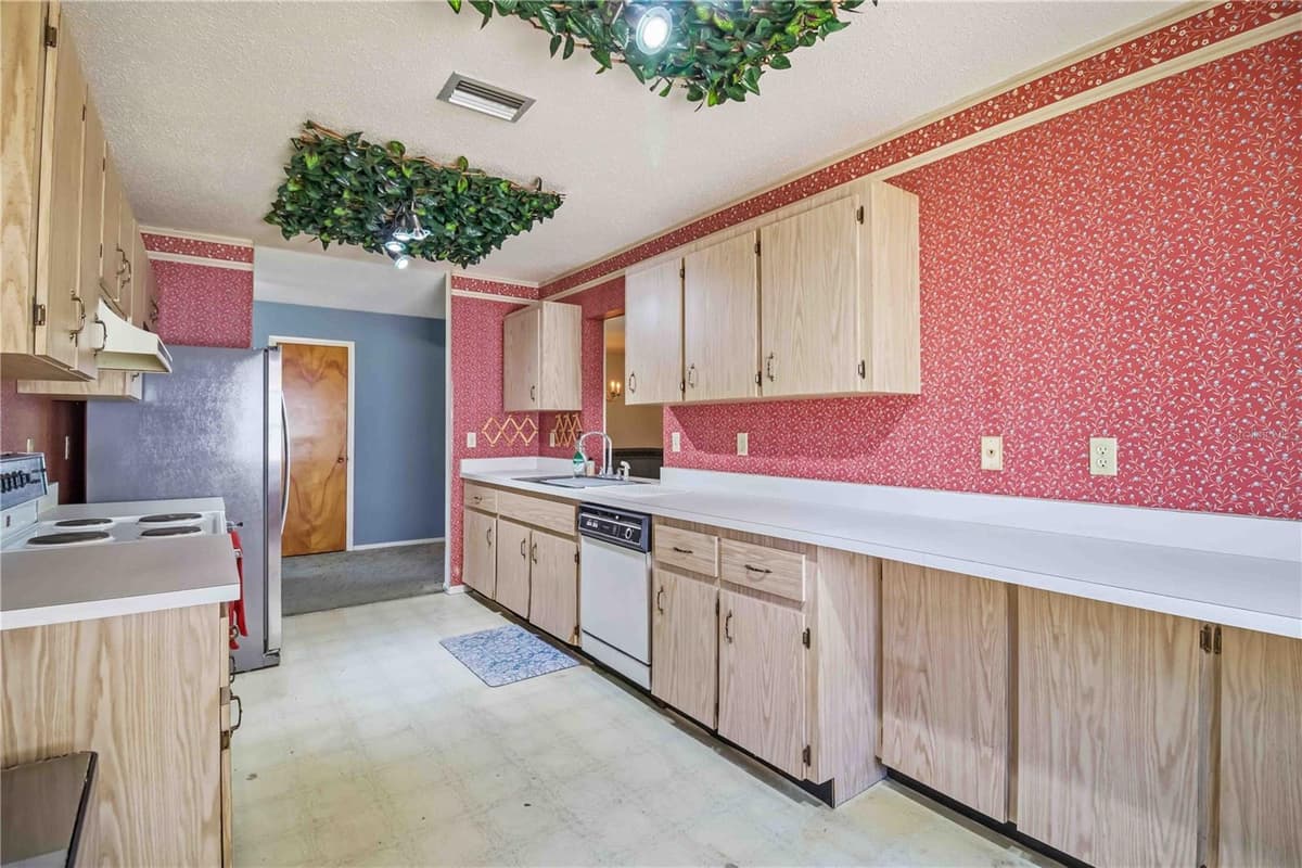 306 PALM AVENUE — photo 36 of 75