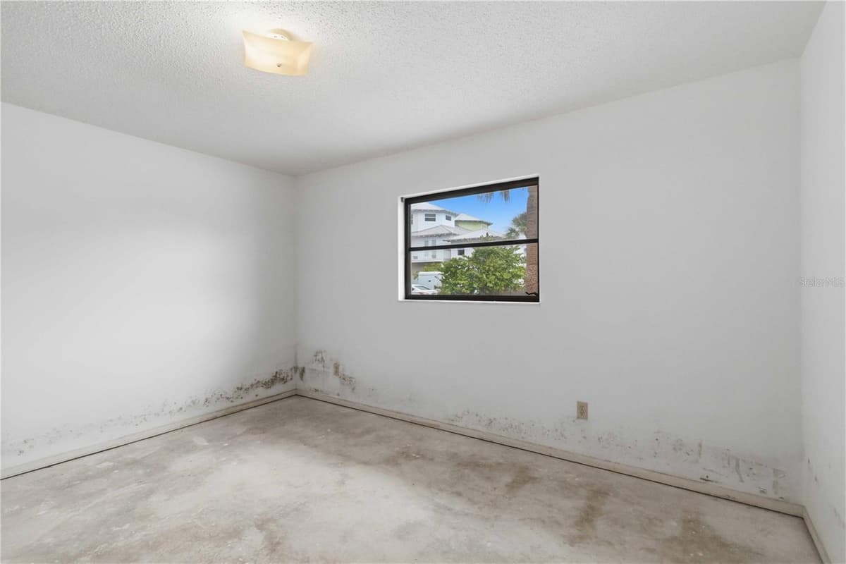 306 PALM AVENUE — photo 22 of 75