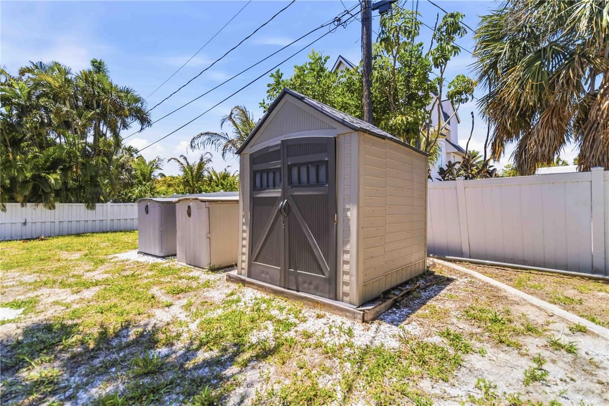306 PALM AVENUE — photo 50 of 75