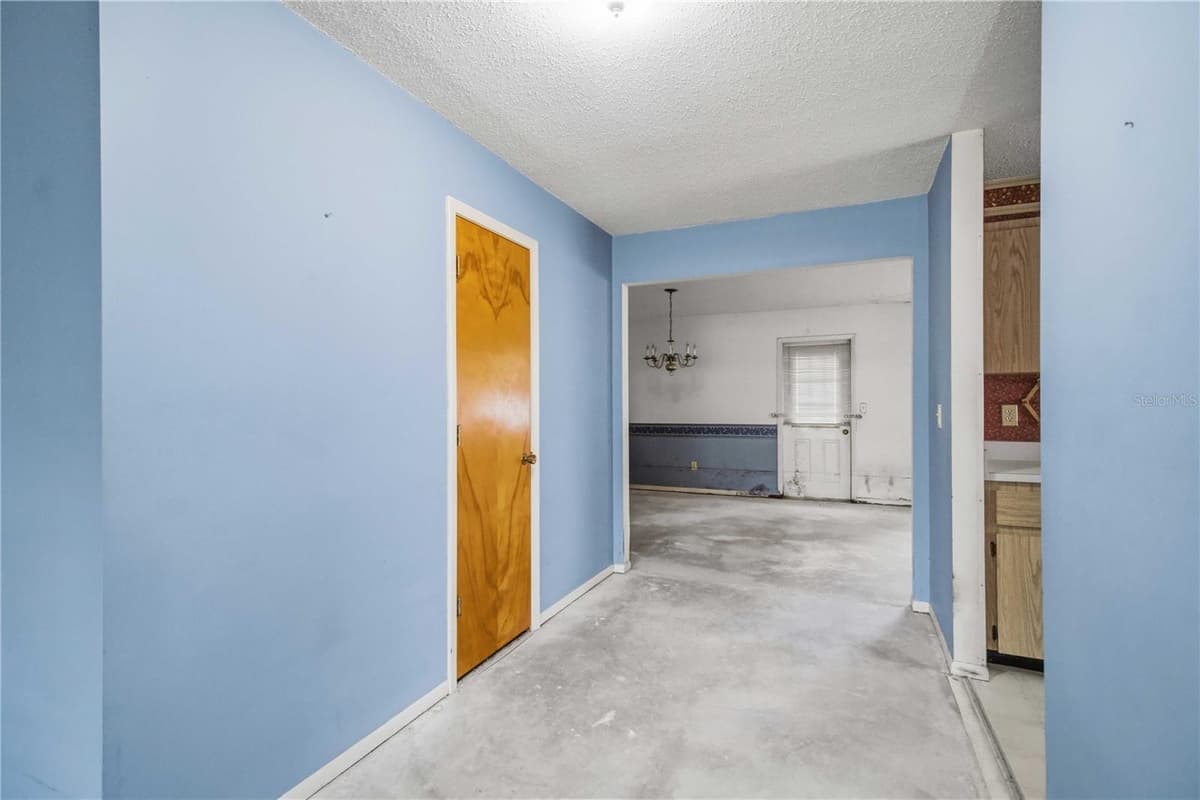 306 PALM AVENUE — photo 11 of 75