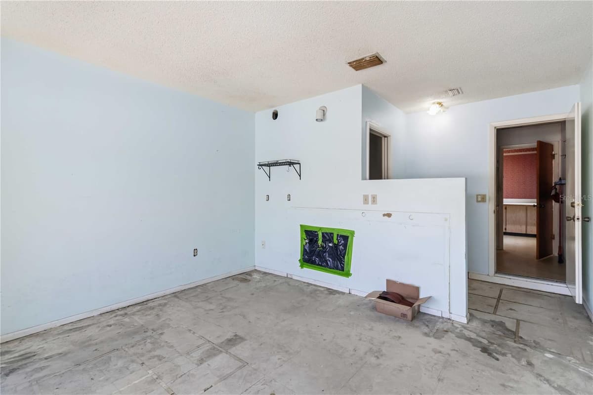 306 PALM AVENUE — photo 41 of 75