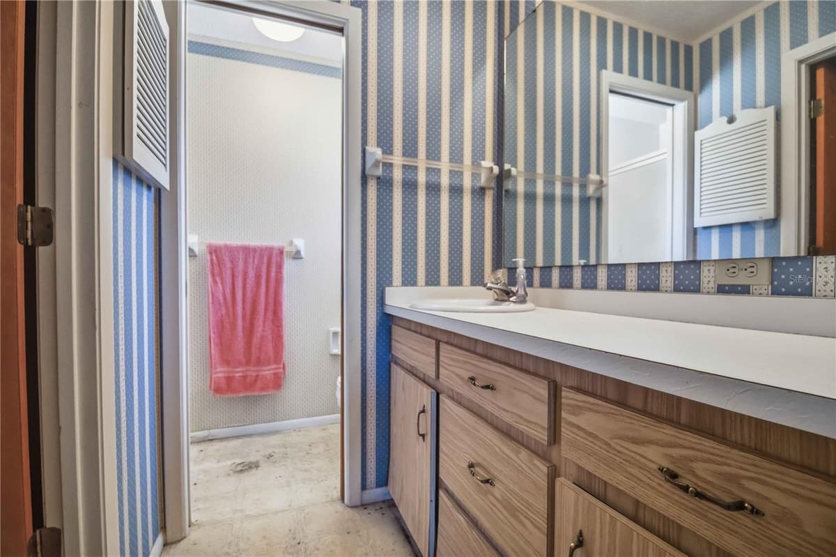 306 PALM AVENUE — photo 31 of 75