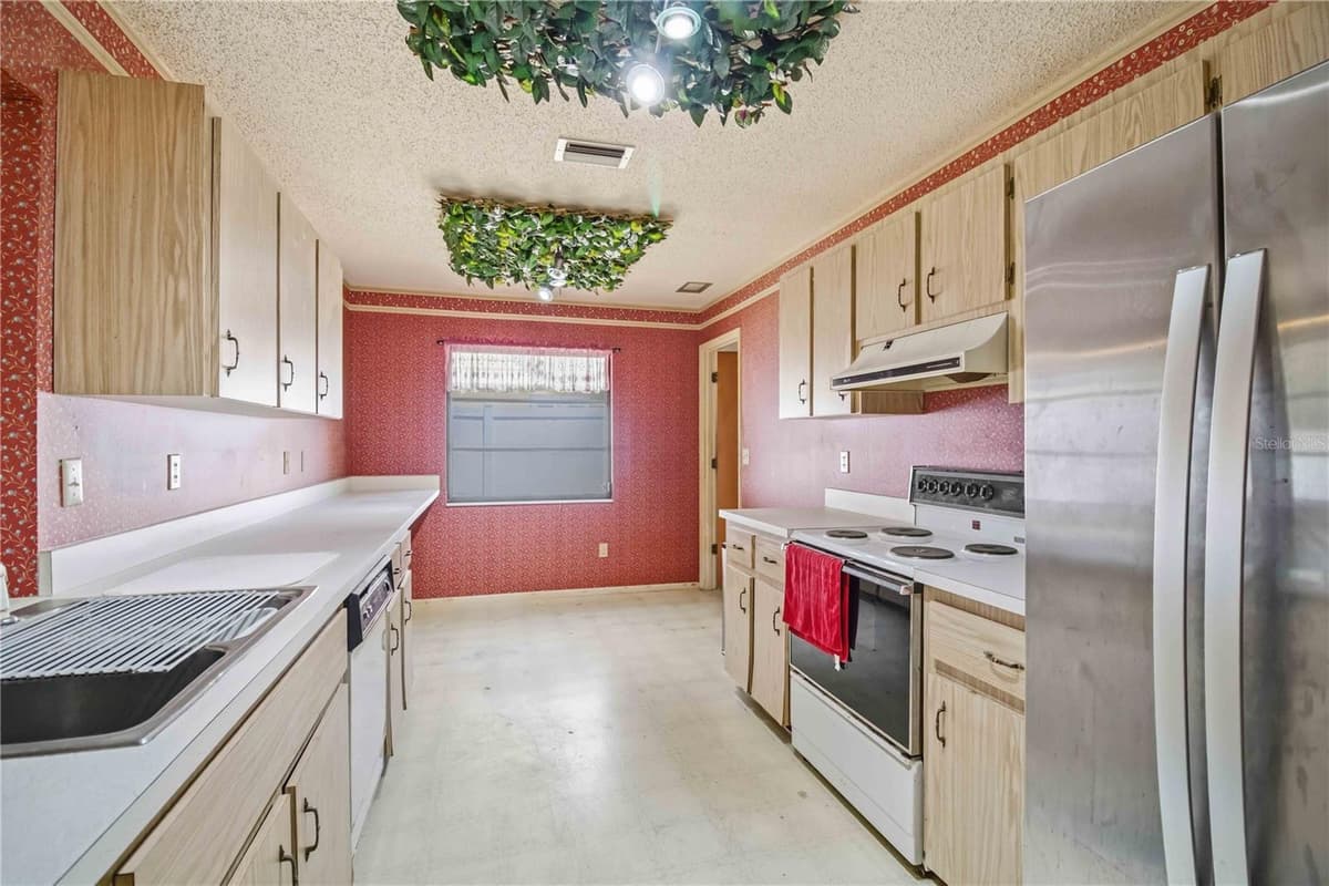 306 PALM AVENUE — photo 35 of 75