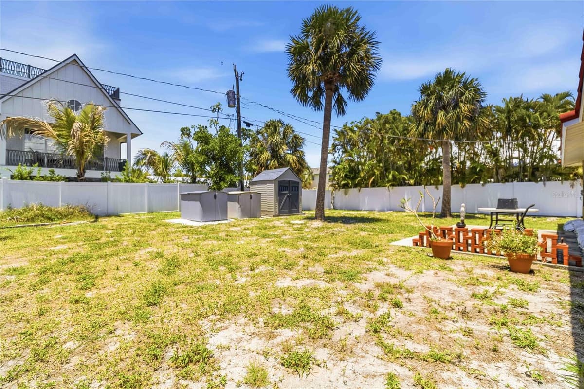 306 PALM AVENUE — photo 53 of 75