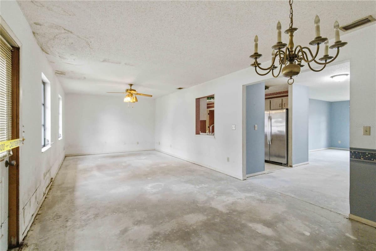 306 PALM AVENUE — photo 13 of 75