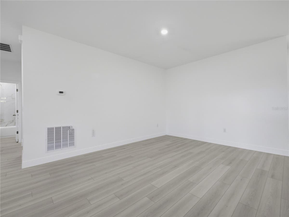 8010 SANDALWOOD CIRCLE — photo 6 of 30