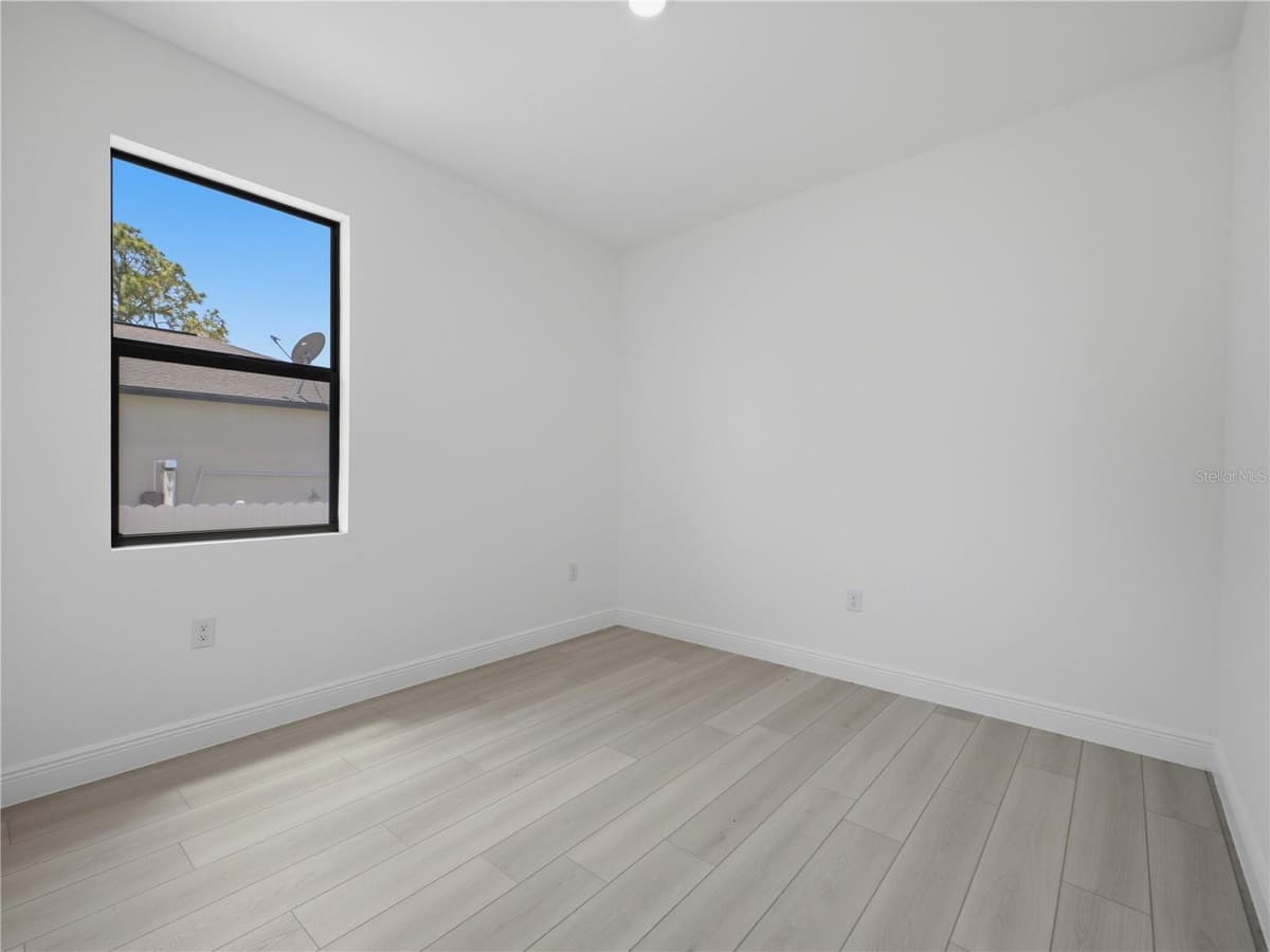 8010 SANDALWOOD CIRCLE — photo 17 of 30