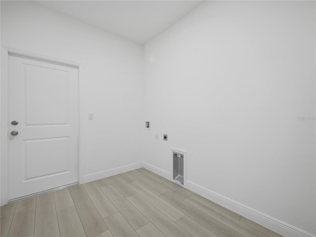 8010 SANDALWOOD CIRCLE — photo 20 of 30