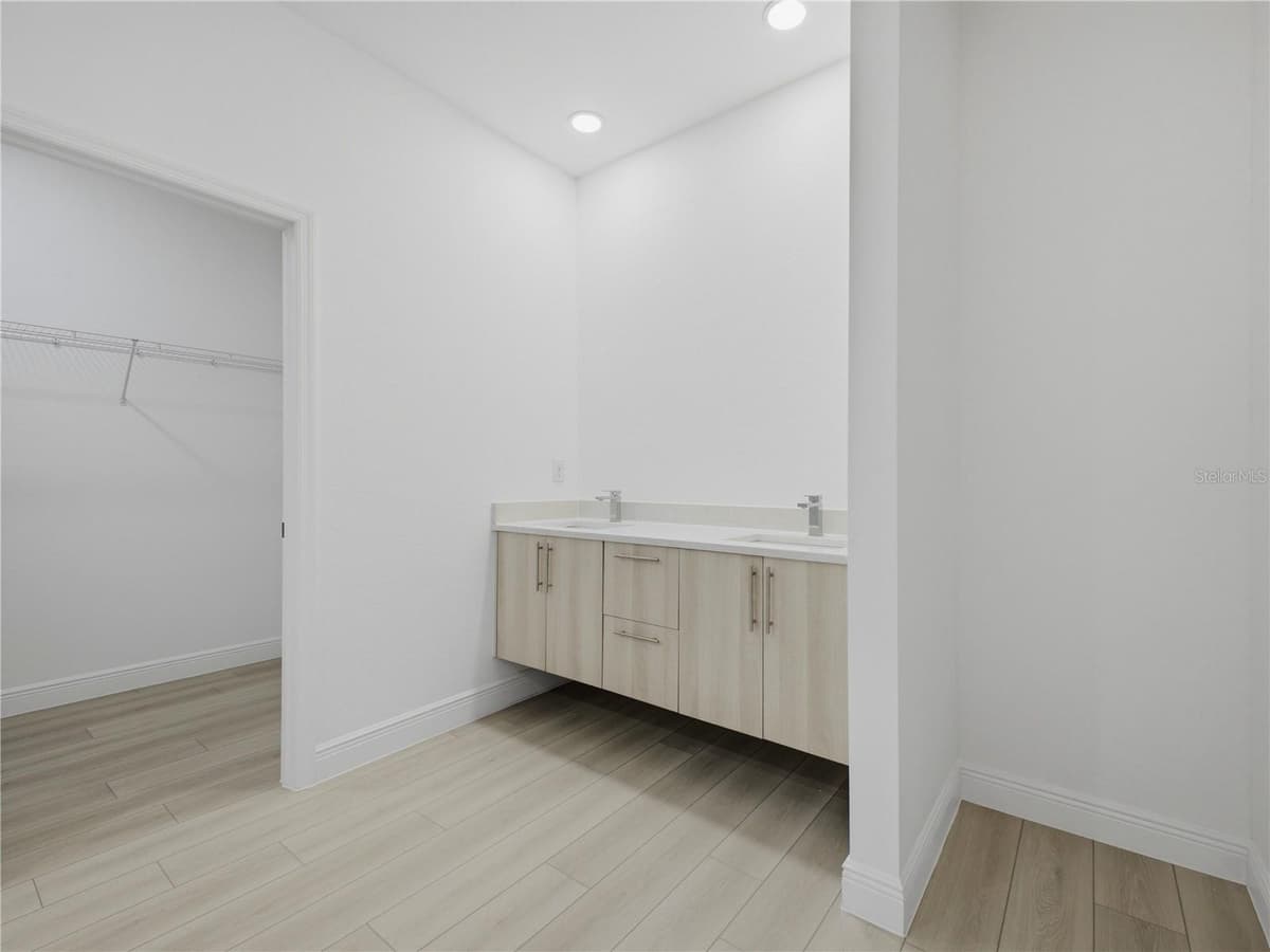8010 SANDALWOOD CIRCLE — photo 13 of 30