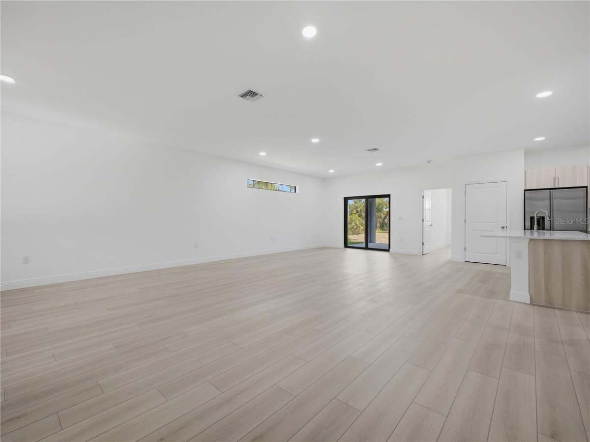 8010 SANDALWOOD CIRCLE — photo 8 of 30