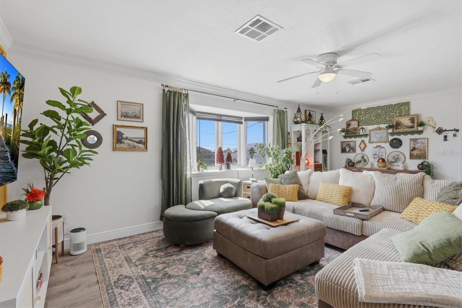 3347 OLEANDER DRIVE — photo 10 of 48