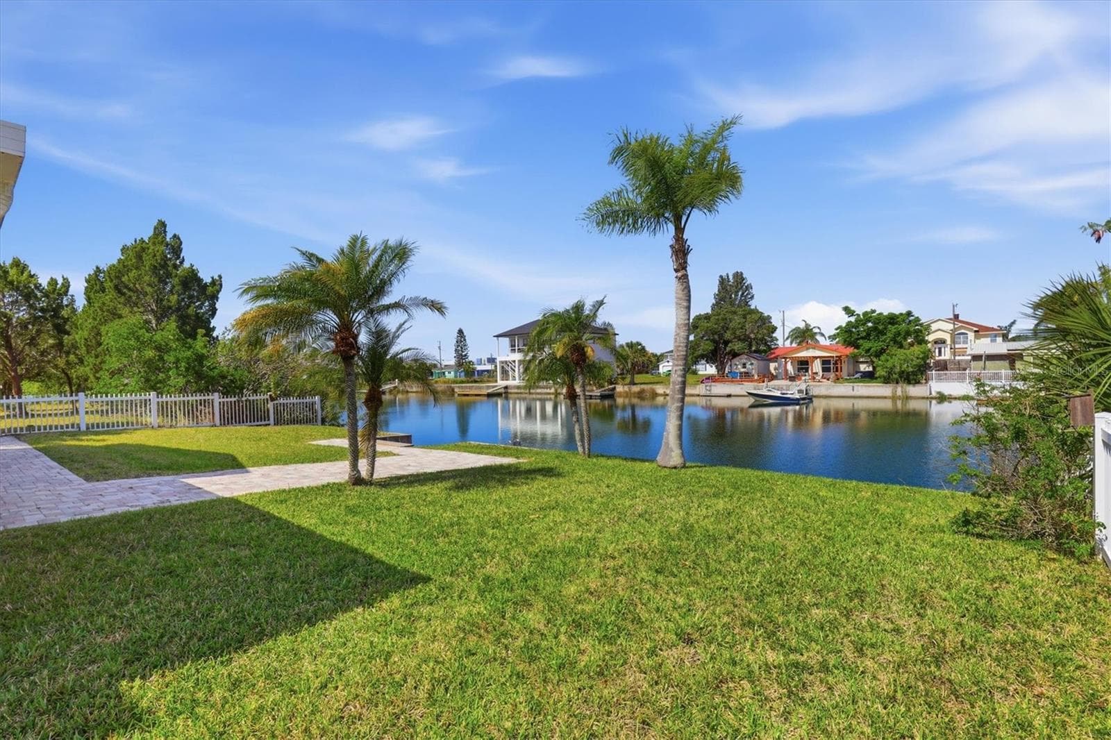 3347 OLEANDER DRIVE — photo 4 of 48