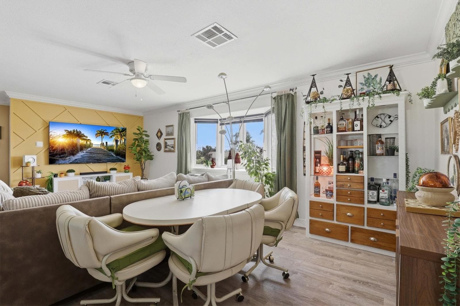 3347 OLEANDER DRIVE — photo 11 of 48