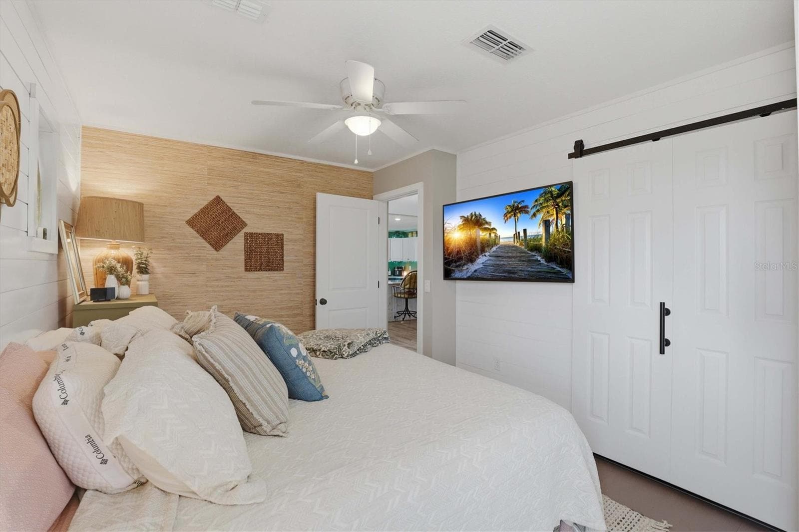 3347 OLEANDER DRIVE — photo 24 of 48