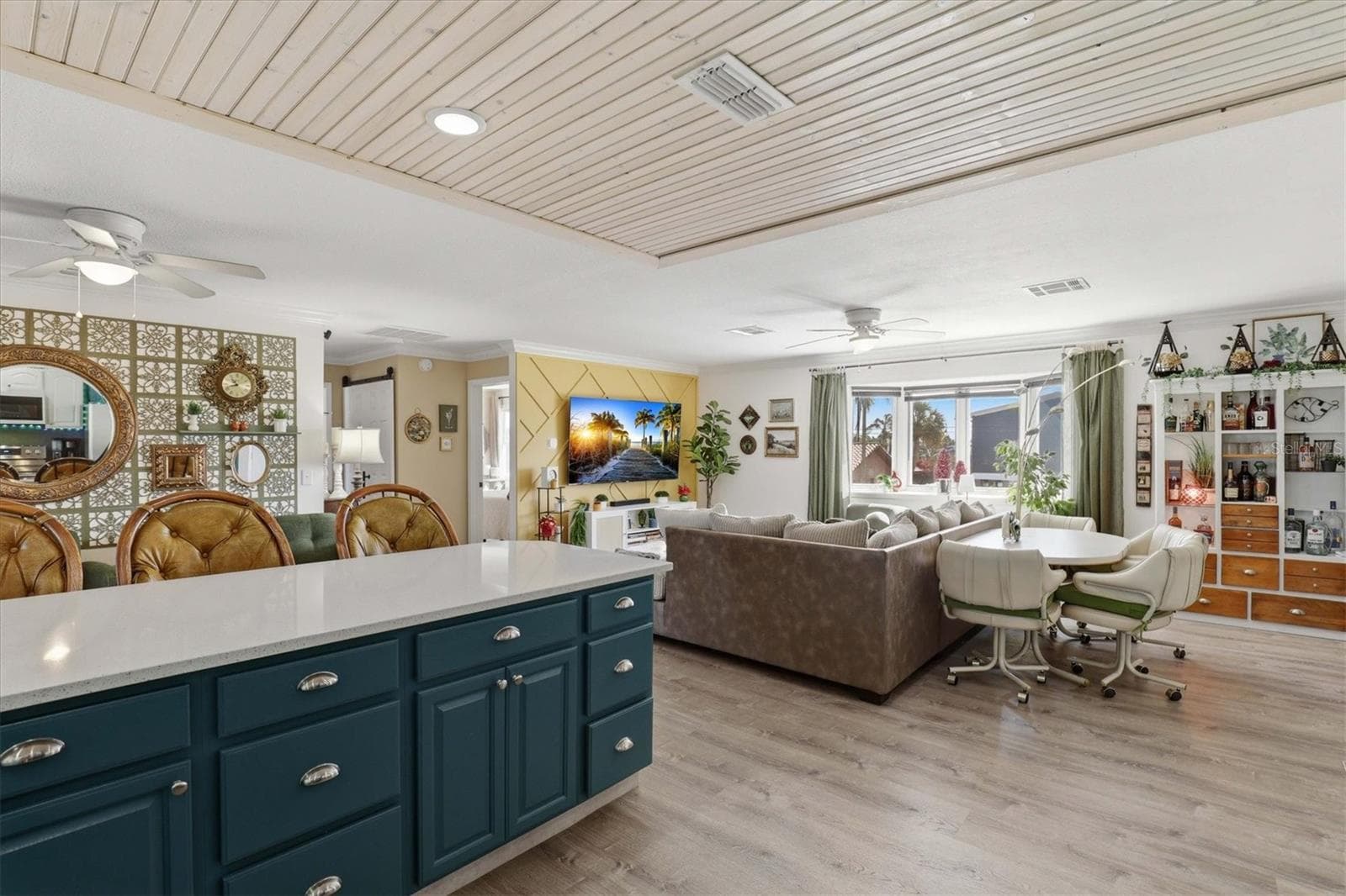 3347 OLEANDER DRIVE — photo 19 of 48