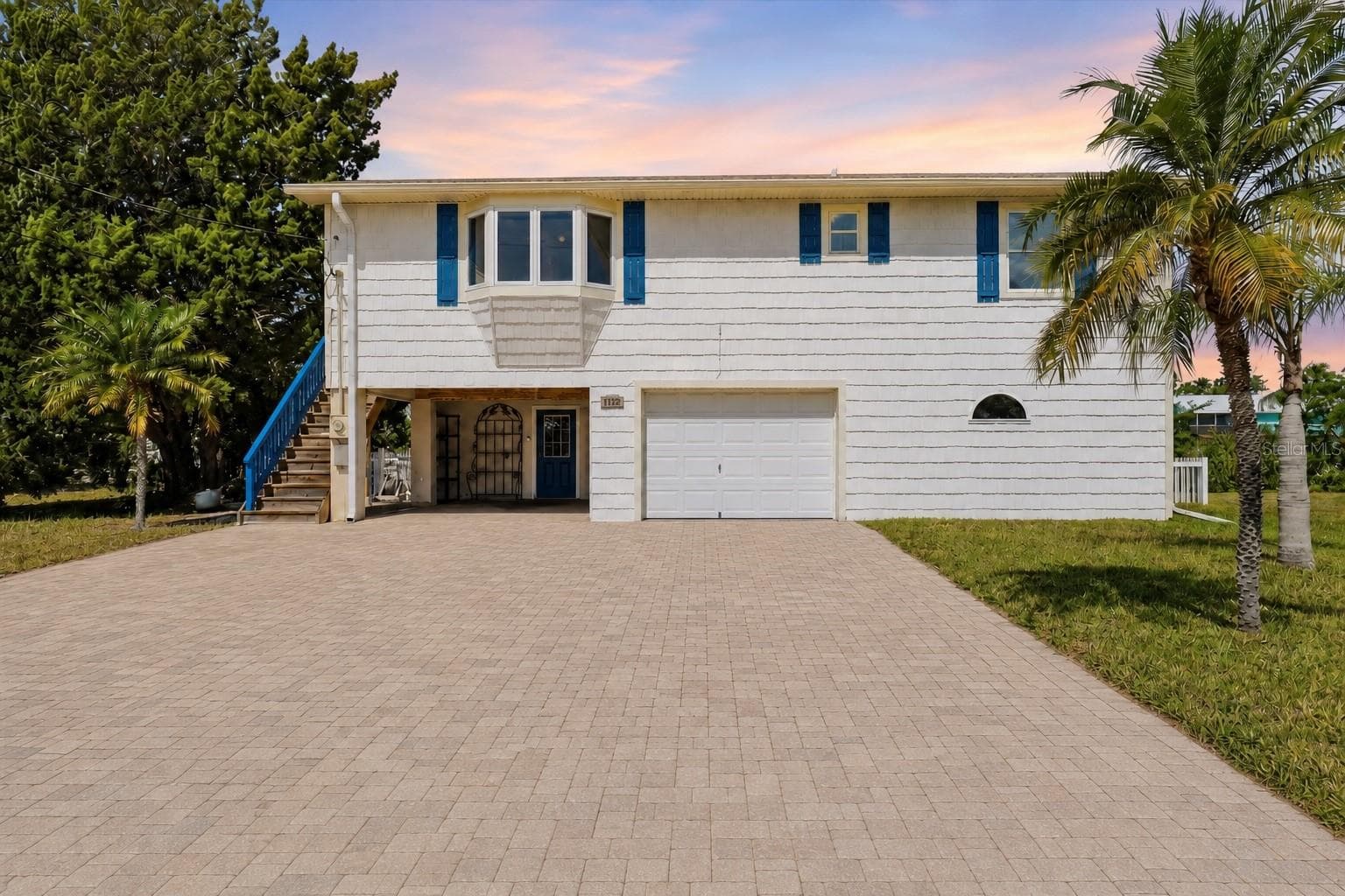 3347 OLEANDER DRIVE — photo 6 of 48