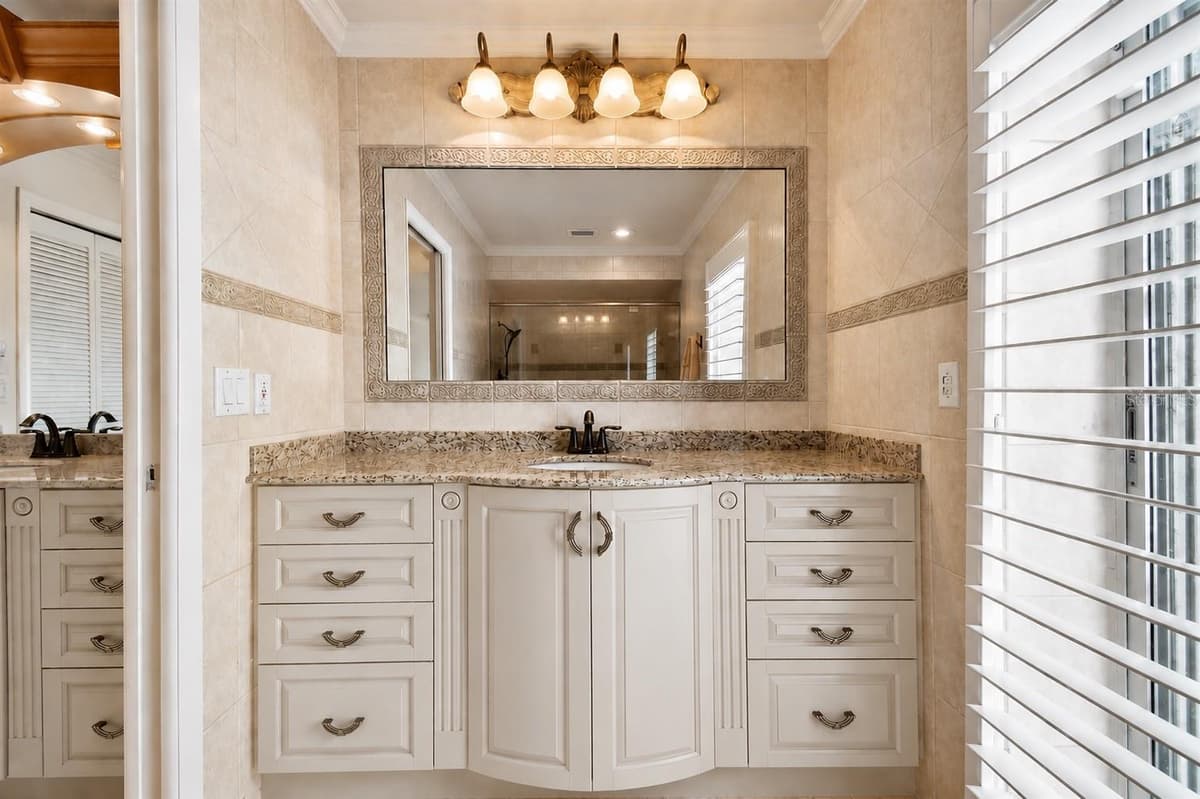 205 HARRISON AVENUE — photo 13 of 39