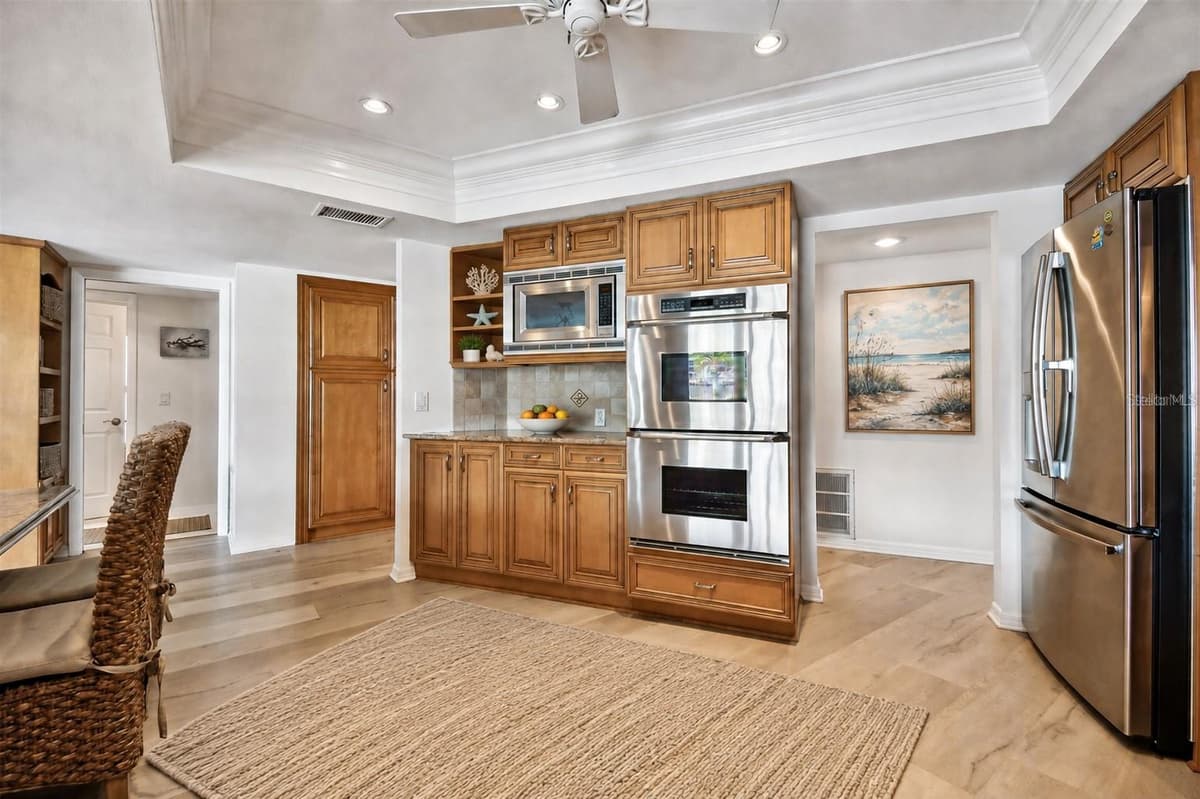 205 HARRISON AVENUE — photo 9 of 39