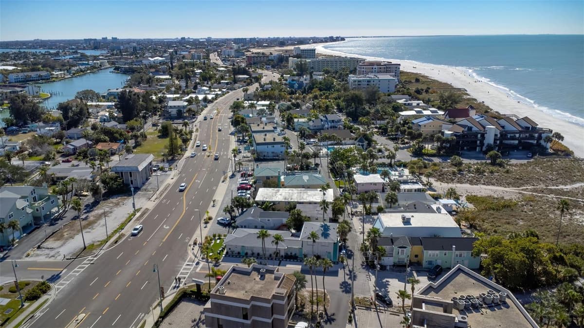 12620 GULF BOULEVARD — photo 9 of 20