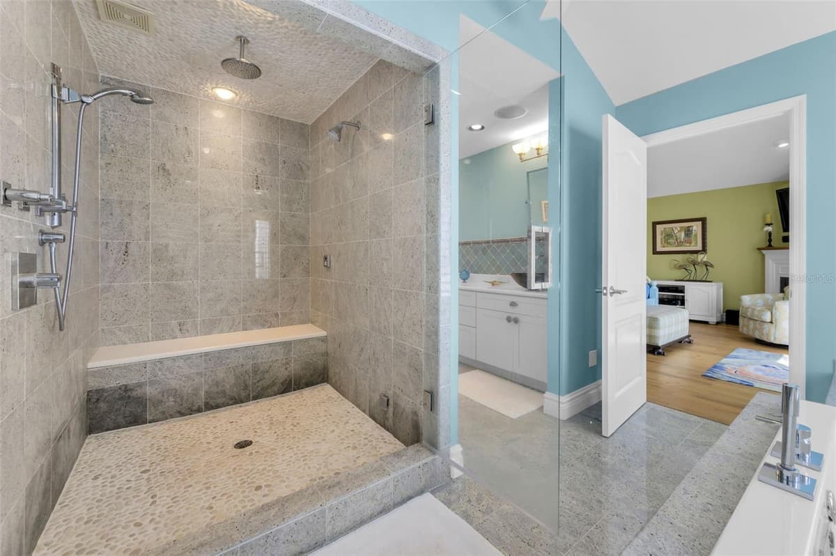 13303 GULF LANE — photo 19 of 43