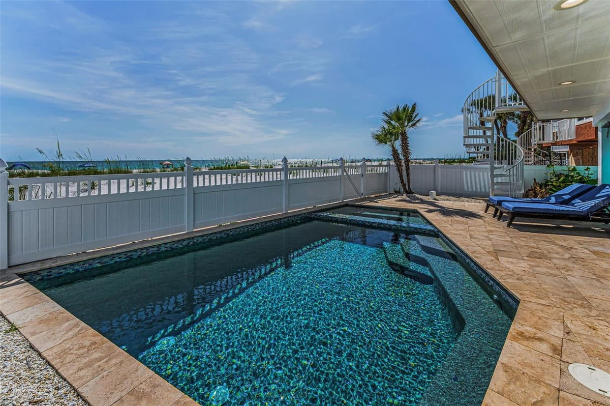 13303 GULF LANE — photo 36 of 43