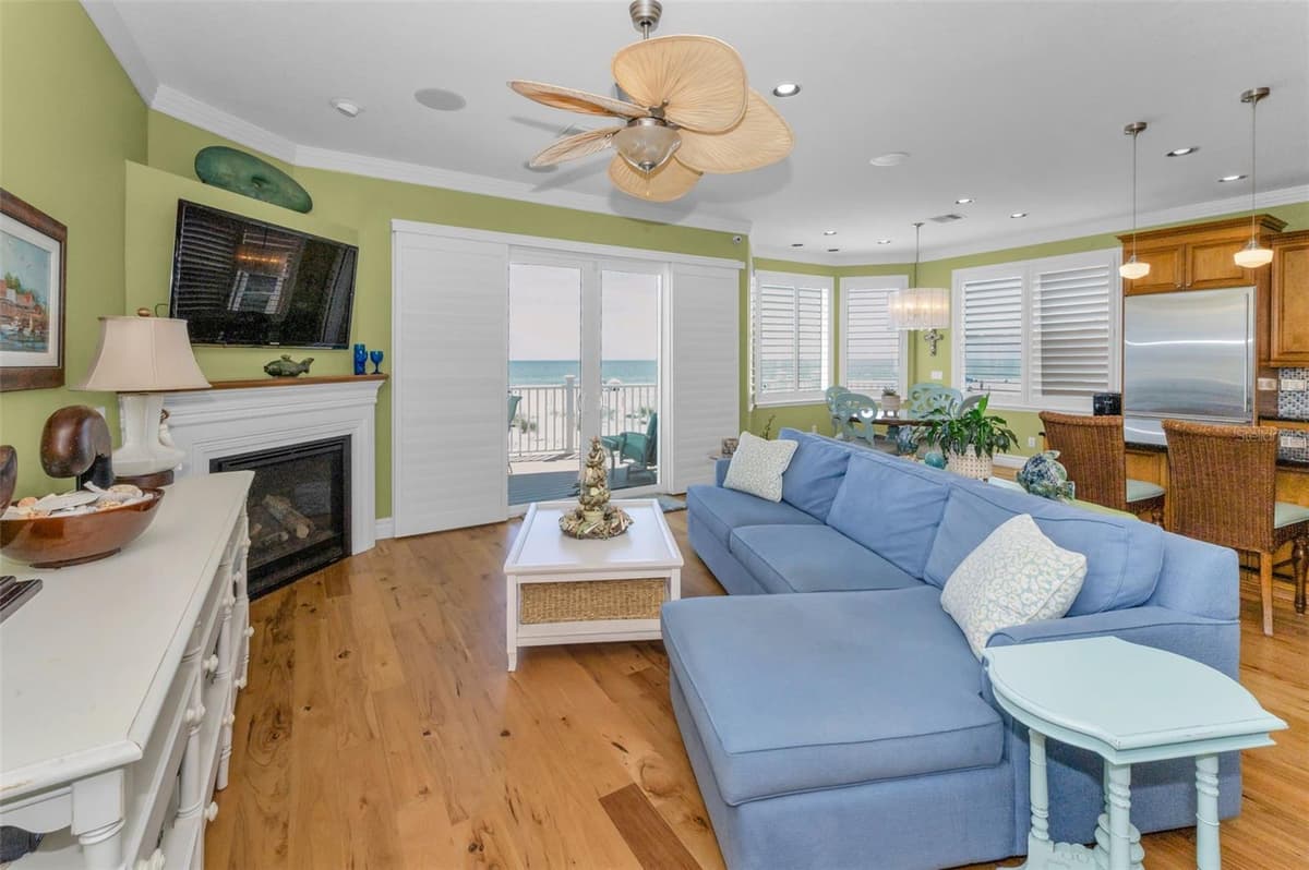13303 GULF LANE — photo 10 of 43