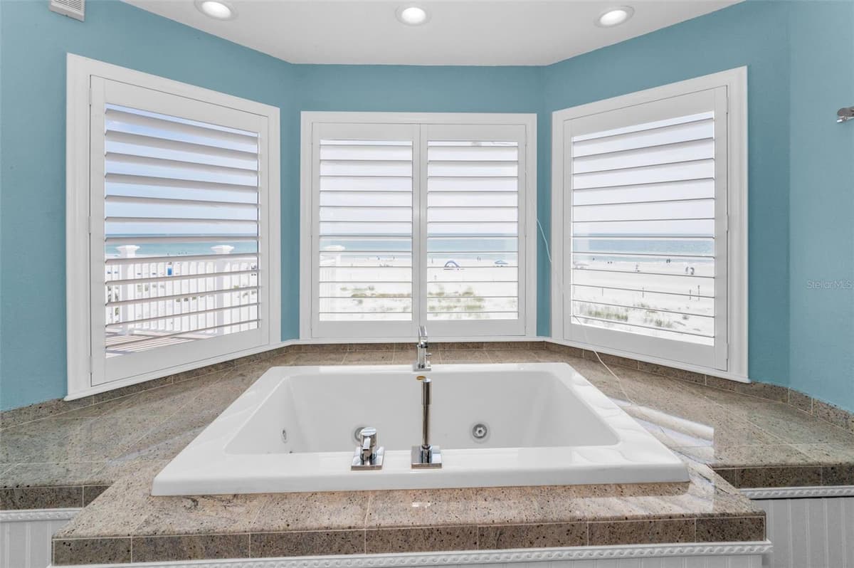 13303 GULF LANE — photo 18 of 43