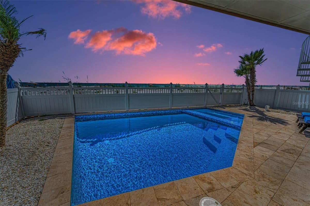 13303 GULF LANE — photo 43 of 43