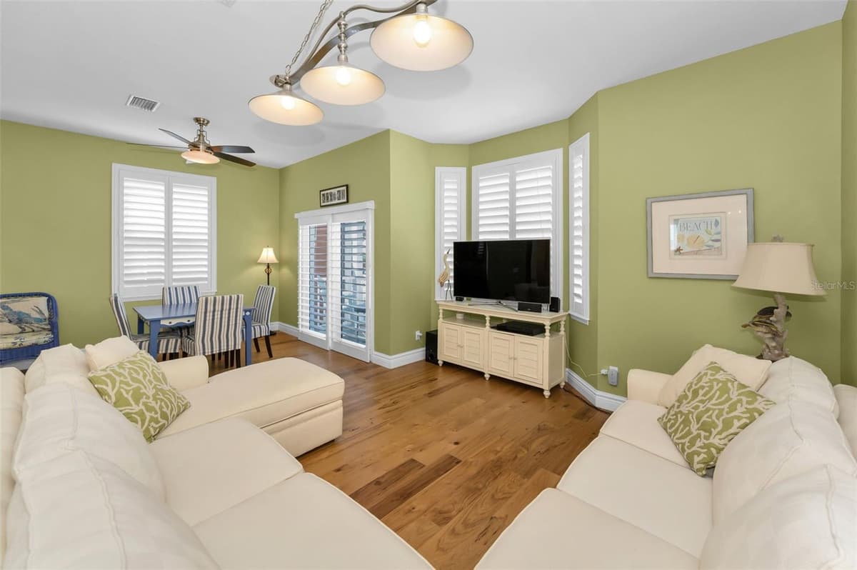 13303 GULF LANE — photo 14 of 43
