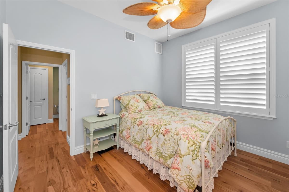 13303 GULF LANE — photo 25 of 43