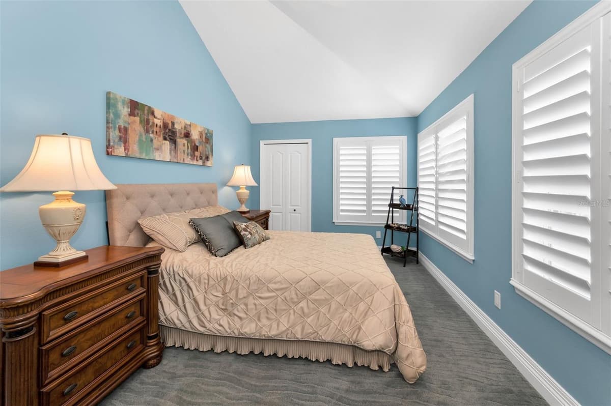 13303 GULF LANE — photo 24 of 43
