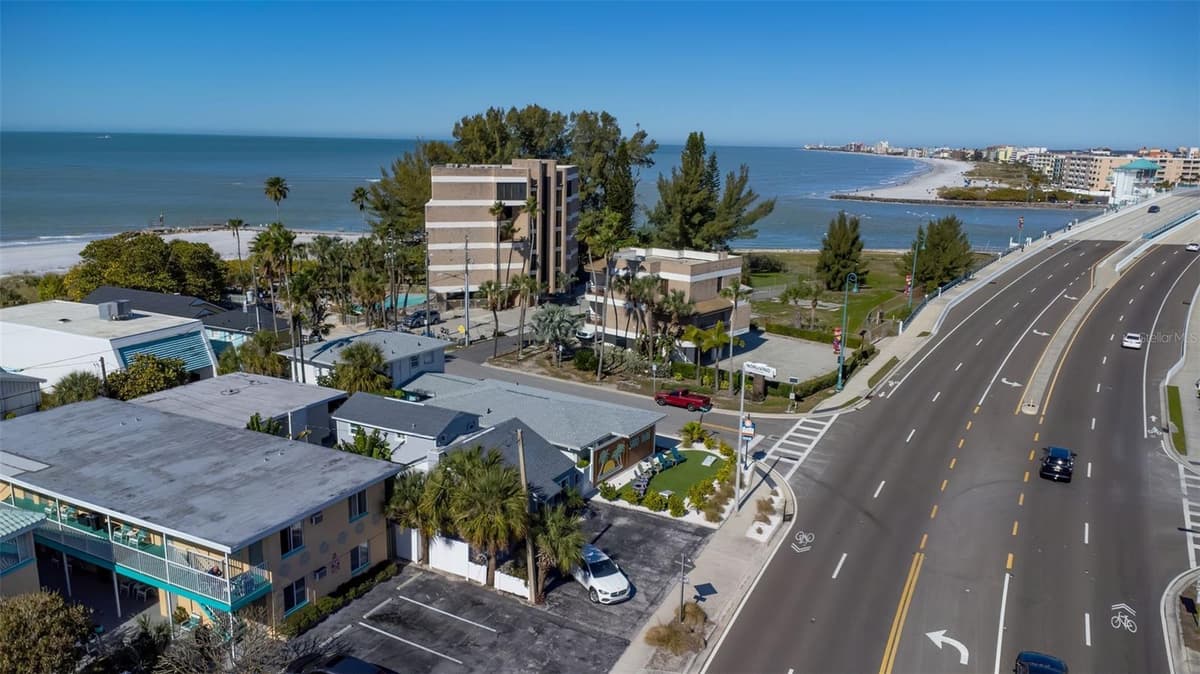 12620 GULF BOULEVARD — photo 9 of 21