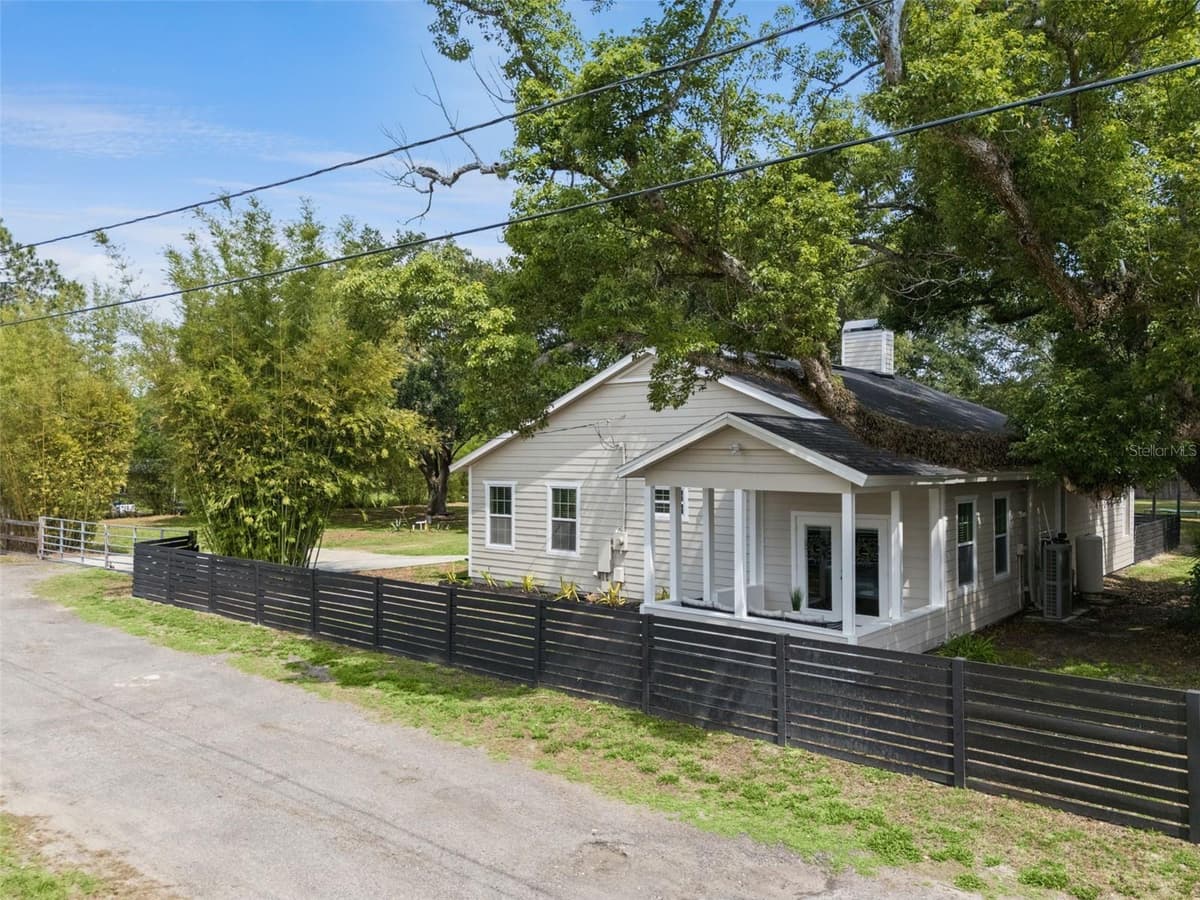 1825 DEMASTUS LANE — photo 41 of 69