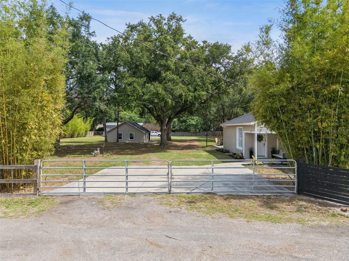 1825 DEMASTUS LANE — photo 43 of 69