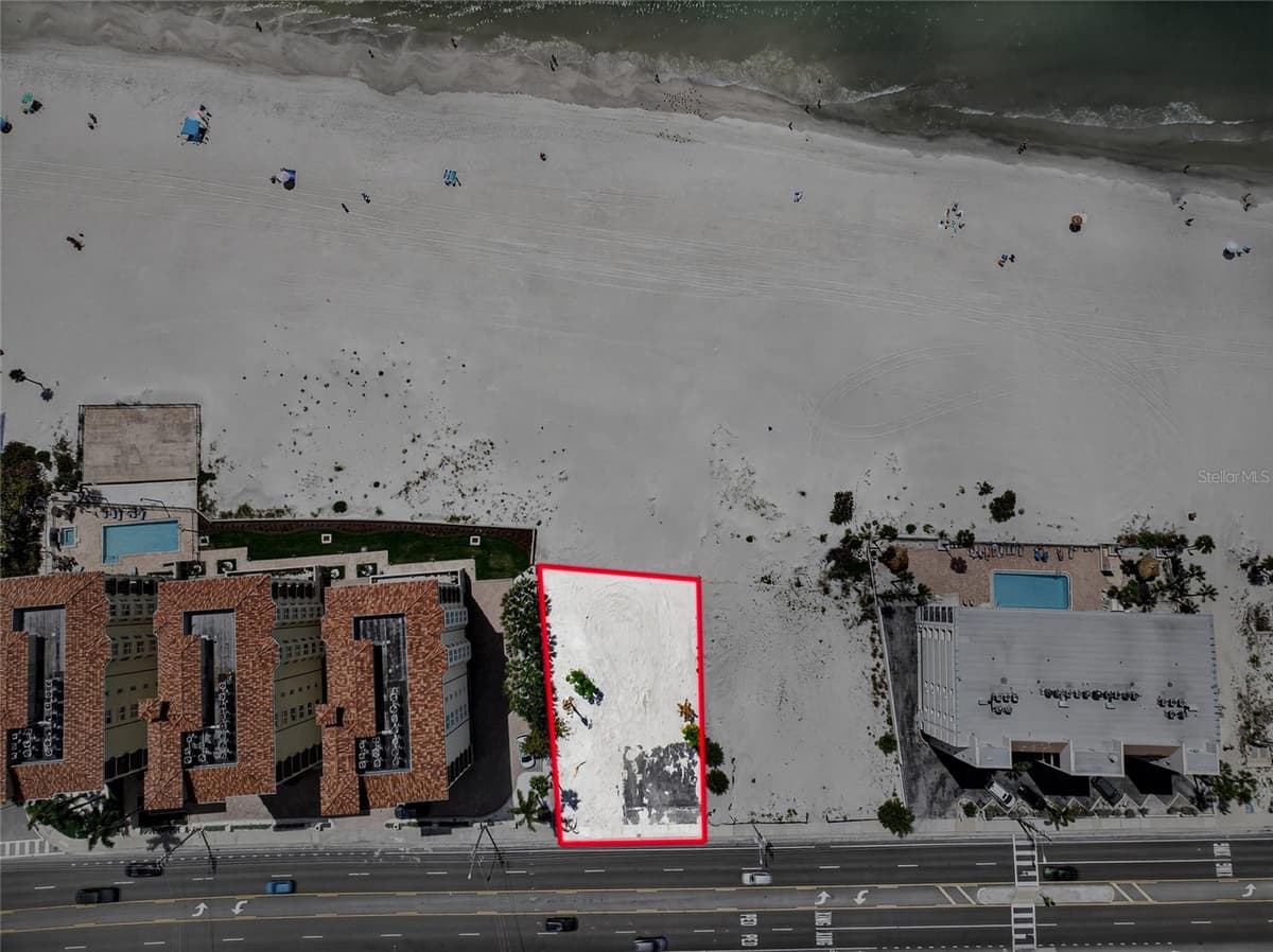 13642 GULF BOULEVARD — photo 4 of 23