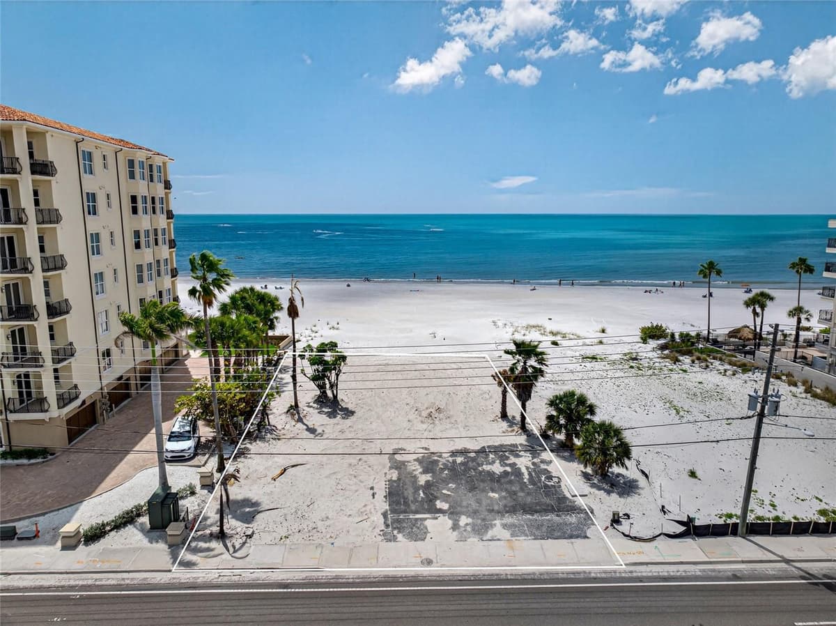 13642 GULF BOULEVARD — photo 17 of 23