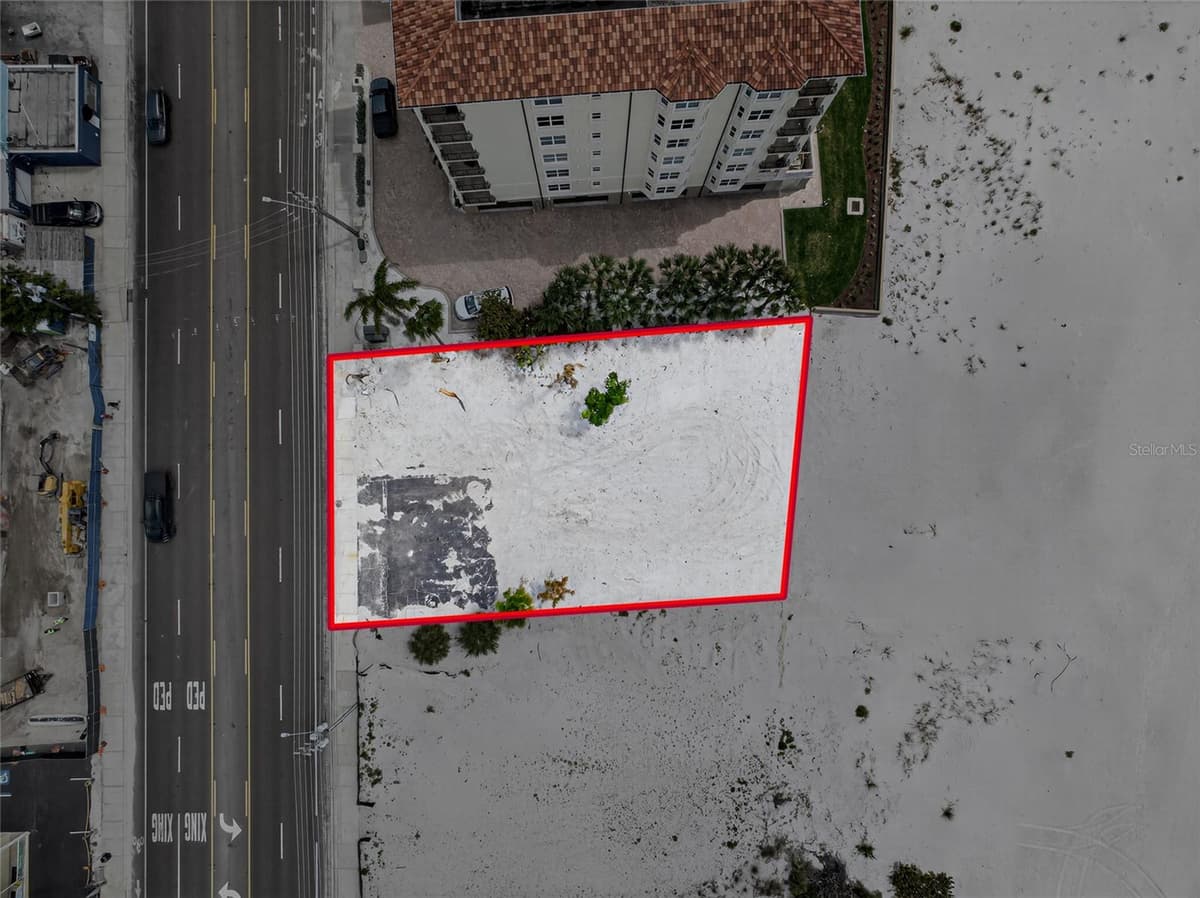 13642 GULF BOULEVARD — photo 20 of 23