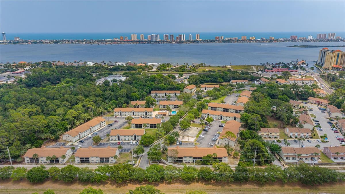 428 BANANA CAY DRIVE — photo 28 of 30