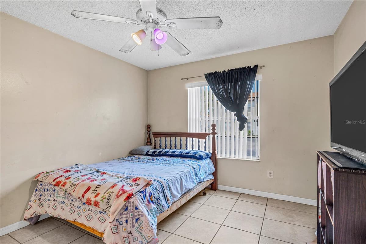 428 BANANA CAY DRIVE — photo 18 of 30