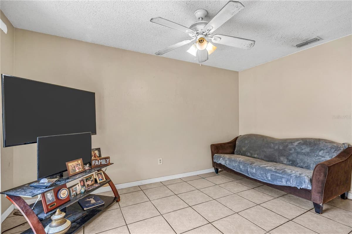 428 BANANA CAY DRIVE — photo 8 of 30